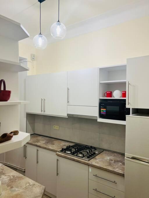 Spacious 2 Bedrooms In The Center Of Yerevan Exterior photo