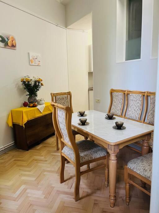 Spacious 2 Bedrooms In The Center Of Yerevan Exterior photo
