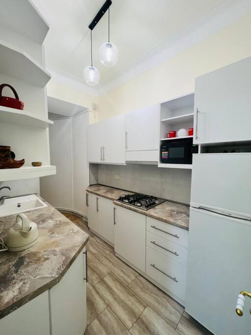 Spacious 2 Bedrooms In The Center Of Yerevan Exterior photo