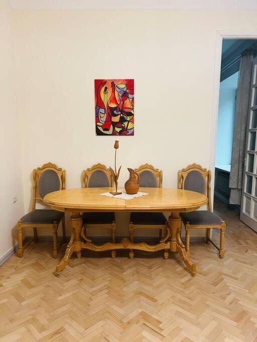 Spacious 2 Bedrooms In The Center Of Yerevan Exterior photo