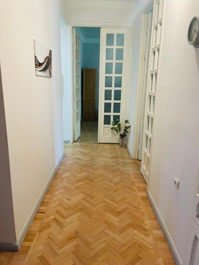 Spacious 2 Bedrooms In The Center Of Yerevan Exterior photo