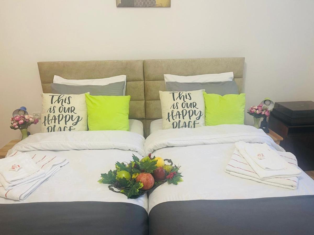 Spacious 2 Bedrooms In The Center Of Yerevan Exterior photo
